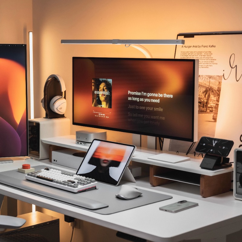Moderner Monitor-Riser-Ständer – Desk Setup Laptop And Monitor Bewertung und Preis
